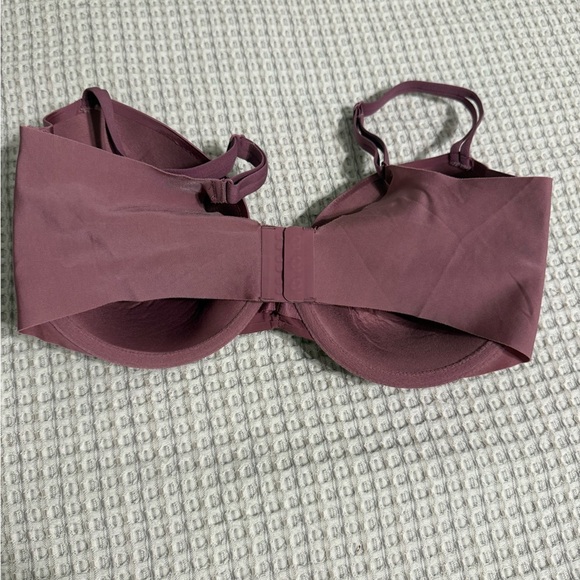 Victoria's Secret Purple T-Shirt Bra with Underwire Support - Picture 3 of 4